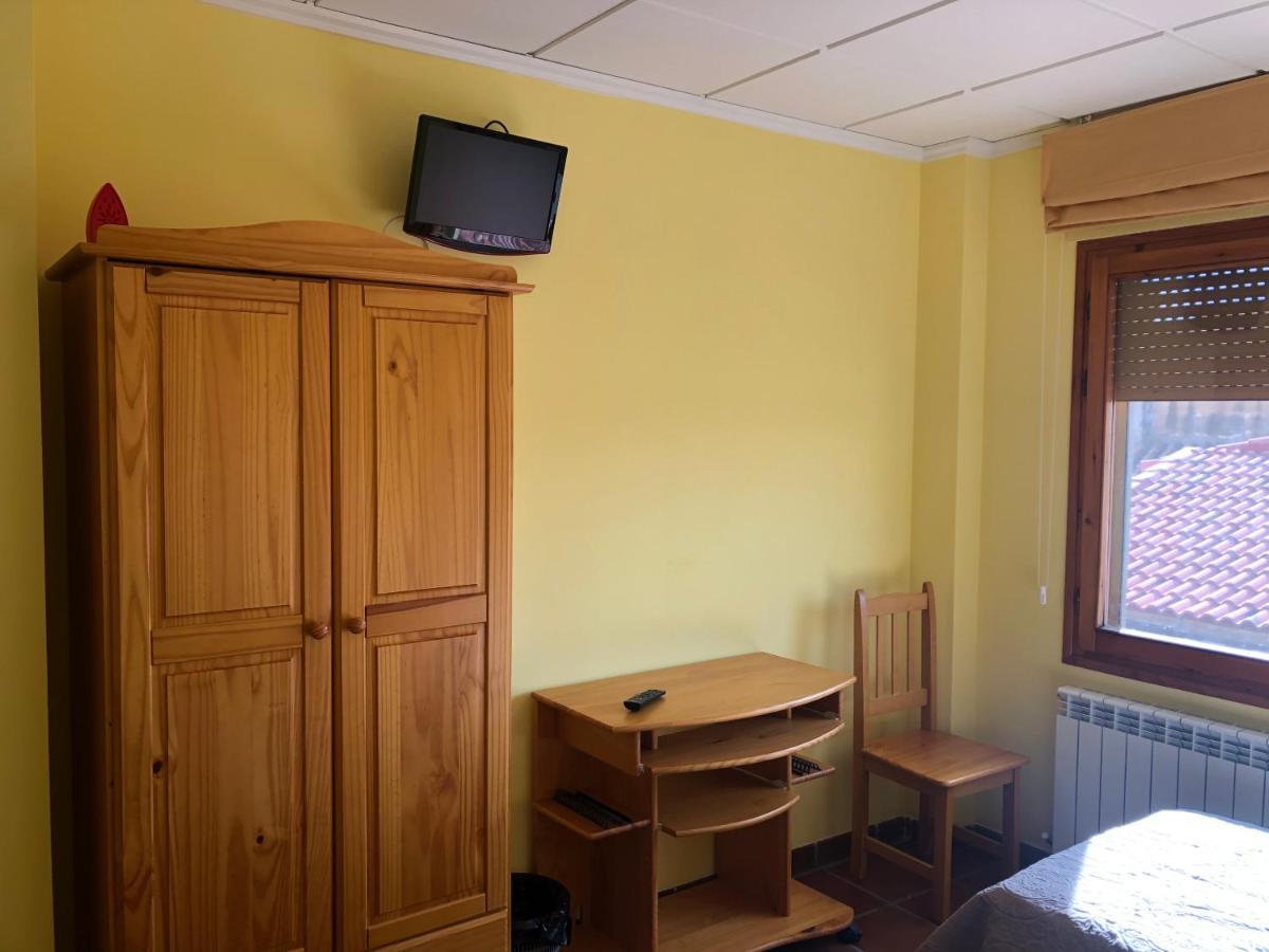 Bar Hostal Torralba De Los Sisones Zewnętrze zdjęcie