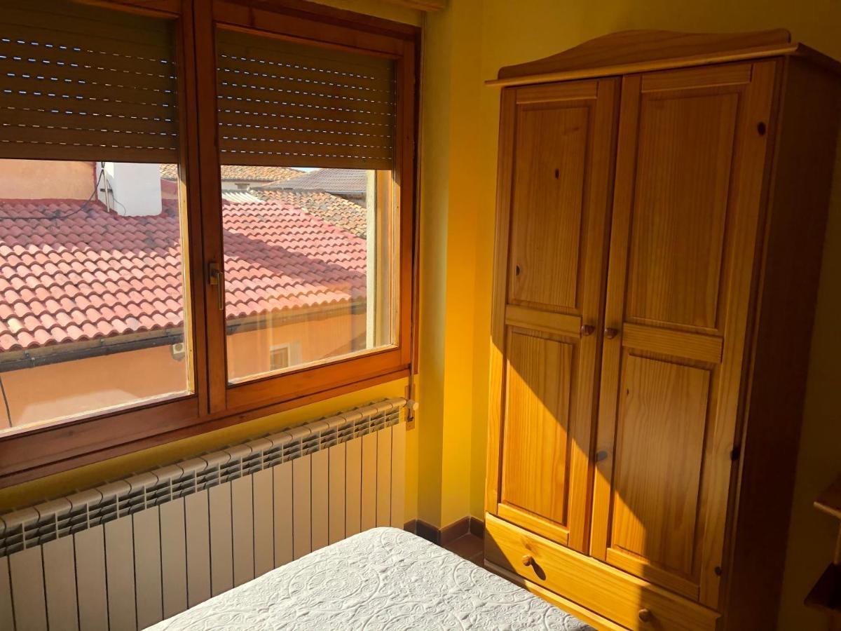 Bar Hostal Torralba De Los Sisones Zewnętrze zdjęcie